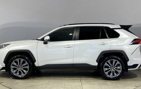 Toyota RAV4, 2021 год, 3 950 000 рублей, 10 фотография