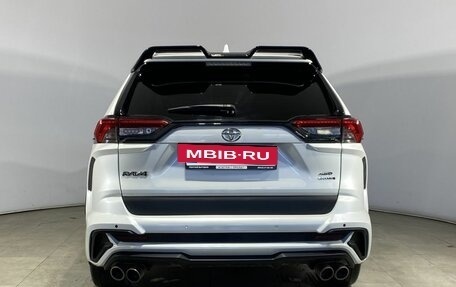 Toyota RAV4, 2021 год, 3 950 000 рублей, 7 фотография