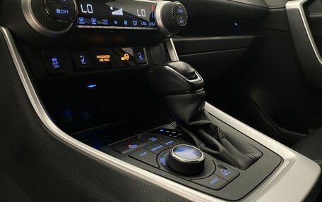 Toyota RAV4, 2021 год, 3 950 000 рублей, 17 фотография