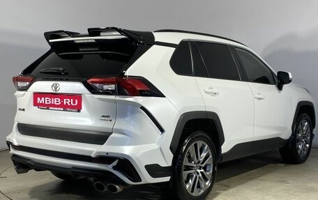 Toyota RAV4, 2021 год, 3 950 000 рублей, 6 фотография