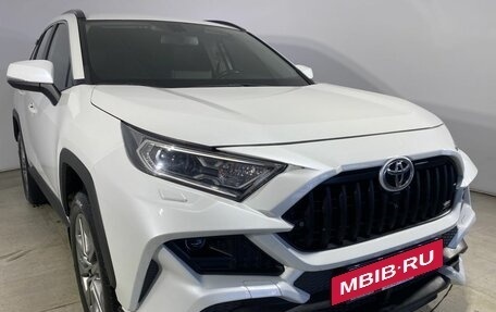 Toyota RAV4, 2021 год, 3 950 000 рублей, 13 фотография