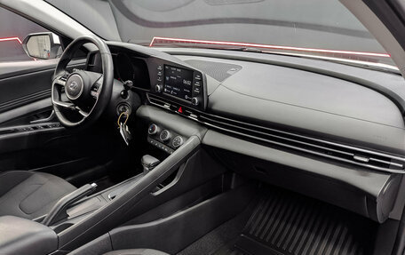 Hyundai Elantra, 2022 год, 2 370 000 рублей, 13 фотография