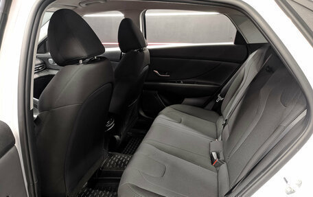 Hyundai Elantra, 2022 год, 2 370 000 рублей, 18 фотография