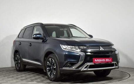 Mitsubishi Outlander III рестайлинг 3, 2022 год, 2 150 000 рублей, 4 фотография
