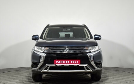 Mitsubishi Outlander III рестайлинг 3, 2022 год, 2 150 000 рублей, 3 фотография