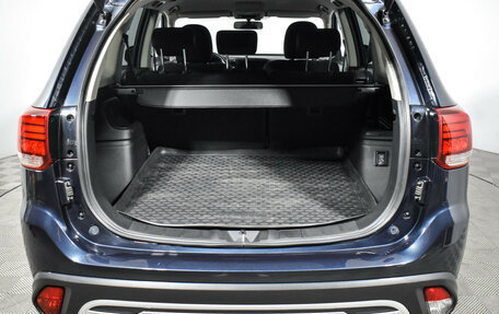 Mitsubishi Outlander III рестайлинг 3, 2022 год, 2 150 000 рублей, 20 фотография
