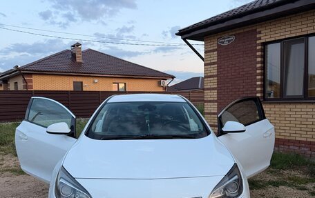 Opel Astra J, 2013 год, 680 000 рублей, 1 фотография