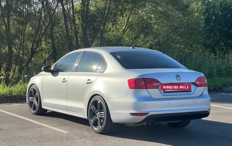 Volkswagen Jetta VI, 2011 год, 989 000 рублей, 3 фотография