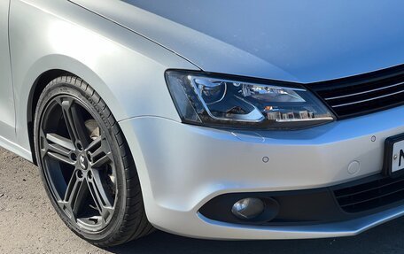 Volkswagen Jetta VI, 2011 год, 989 000 рублей, 7 фотография