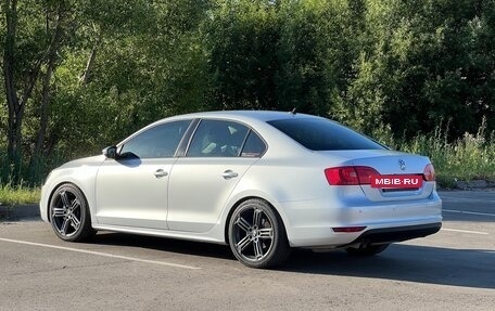 Volkswagen Jetta VI, 2011 год, 989 000 рублей, 5 фотография