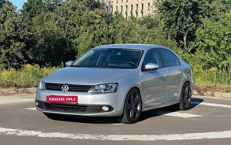 Volkswagen Jetta VI, 2011 год, 989 000 рублей, 10 фотография
