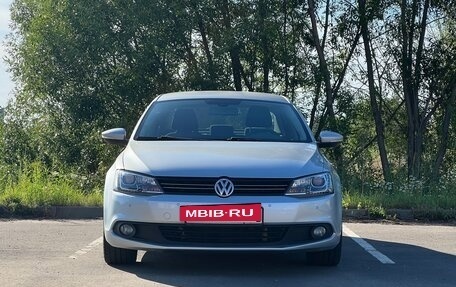 Volkswagen Jetta VI, 2011 год, 989 000 рублей, 8 фотография