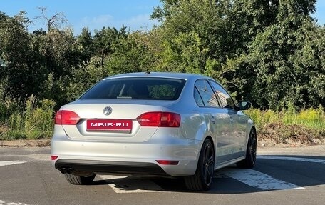 Volkswagen Jetta VI, 2011 год, 989 000 рублей, 16 фотография