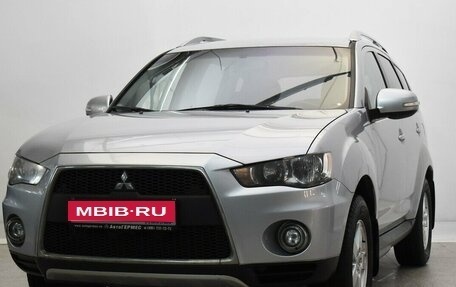 Mitsubishi Outlander III рестайлинг 3, 2010 год, 1 050 000 рублей, 1 фотография