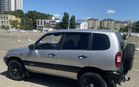 Chevrolet Niva I рестайлинг, 2004 год, 500 000 рублей, 1 фотография