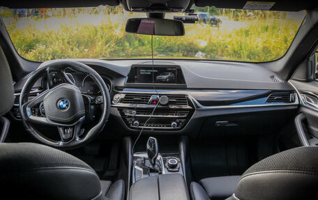 BMW 5 серия, 2018 год, 2 100 000 рублей, 36 фотография