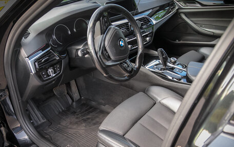 BMW 5 серия, 2018 год, 2 100 000 рублей, 39 фотография