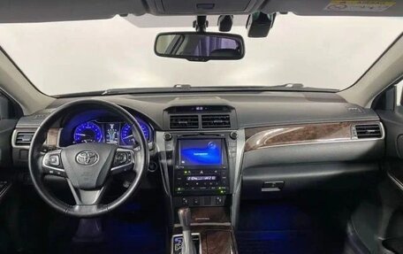 Toyota Camry, 2017 год, 2 450 000 рублей, 4 фотография