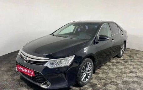 Toyota Camry, 2017 год, 2 450 000 рублей, 8 фотография