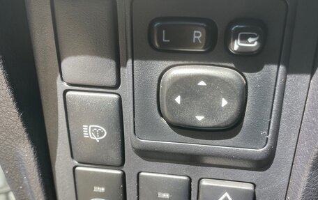 Toyota Land Cruiser Prado 150 рестайлинг 2, 2012 год, 2 450 000 рублей, 11 фотография