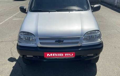 Chevrolet Niva I рестайлинг, 2004 год, 500 000 рублей, 2 фотография