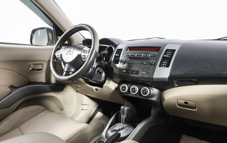 Mitsubishi Outlander III рестайлинг 3, 2008 год, 999 000 рублей, 9 фотография
