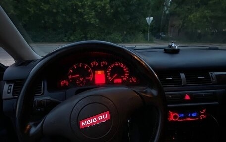 Audi A6, 1998 год, 430 000 рублей, 13 фотография
