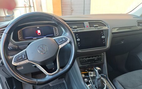 Volkswagen Tiguan II, 2021 год, 3 800 000 рублей, 4 фотография