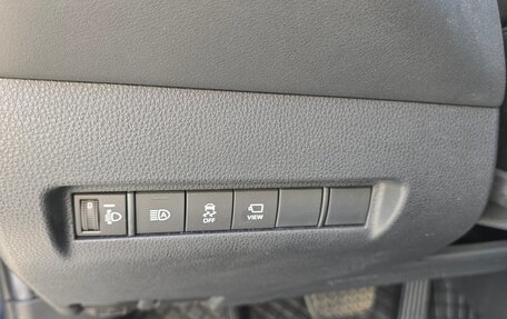 Toyota Harrier, 2022 год, 4 200 000 рублей, 13 фотография
