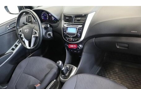Hyundai Solaris II рестайлинг, 2011 год, 662 000 рублей, 5 фотография
