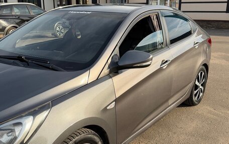 Hyundai Solaris II рестайлинг, 2011 год, 600 000 рублей, 1 фотография