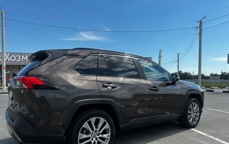 Toyota RAV4, 2022 год, 3 650 000 рублей, 1 фотография