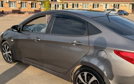 Hyundai Solaris II рестайлинг, 2011 год, 600 000 рублей, 4 фотография