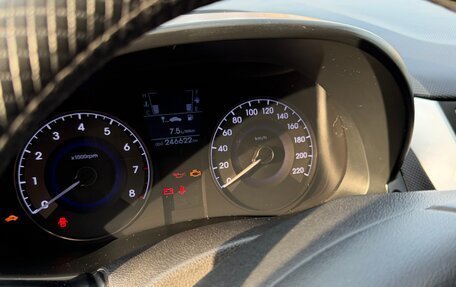 Hyundai Solaris II рестайлинг, 2011 год, 600 000 рублей, 8 фотография
