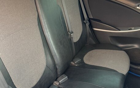 Hyundai Solaris II рестайлинг, 2011 год, 600 000 рублей, 11 фотография