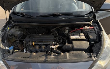 Hyundai Solaris II рестайлинг, 2011 год, 600 000 рублей, 16 фотография