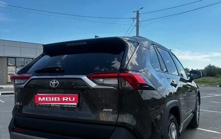 Toyota RAV4, 2022 год, 3 650 000 рублей, 3 фотография