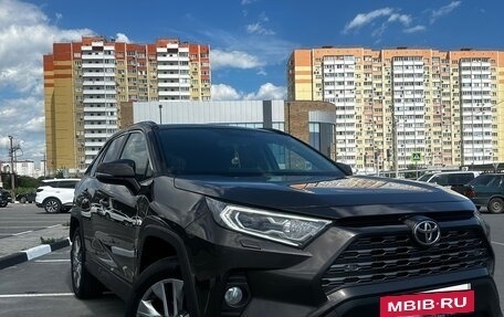 Toyota RAV4, 2022 год, 3 650 000 рублей, 4 фотография