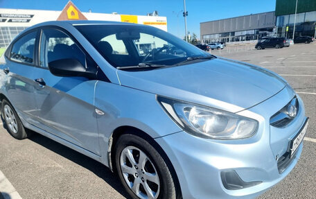 Hyundai Solaris II рестайлинг, 2011 год, 700 000 рублей, 10 фотография