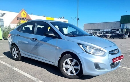 Hyundai Solaris II рестайлинг, 2011 год, 700 000 рублей, 5 фотография