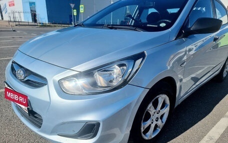 Hyundai Solaris II рестайлинг, 2011 год, 700 000 рублей, 7 фотография