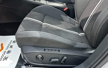 Volkswagen Golf VIII, 2023 год, 1 700 000 рублей, 15 фотография