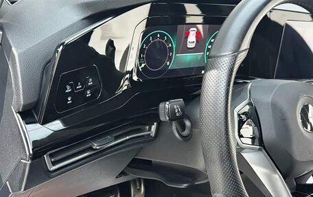 Volkswagen Golf VIII, 2023 год, 1 700 000 рублей, 14 фотография