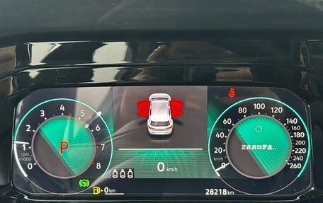 Volkswagen Golf VIII, 2023 год, 1 700 000 рублей, 13 фотография