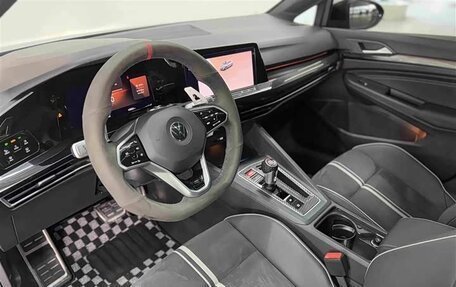 Volkswagen Golf VIII, 2023 год, 1 750 000 рублей, 11 фотография