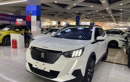 Peugeot 2008 II, 2022 год, 1 713 700 рублей, 2 фотография