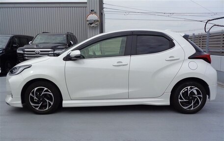 Toyota Yaris, 2021 год, 927 000 рублей, 9 фотография