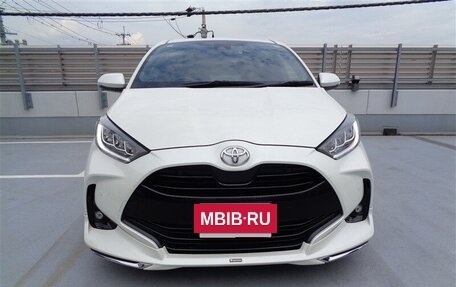 Toyota Yaris, 2021 год, 927 000 рублей, 3 фотография