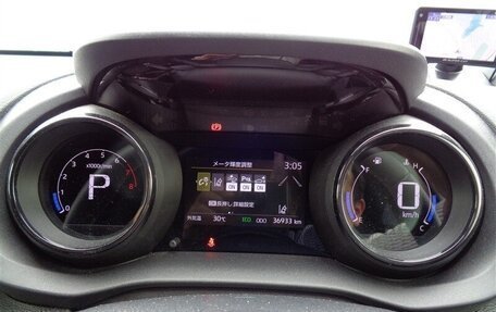 Toyota Yaris, 2021 год, 927 000 рублей, 21 фотография