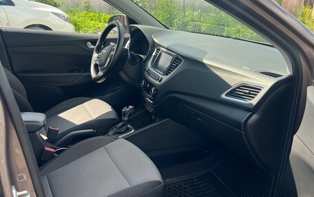Hyundai Solaris II рестайлинг, 2017 год, 1 200 000 рублей, 11 фотография